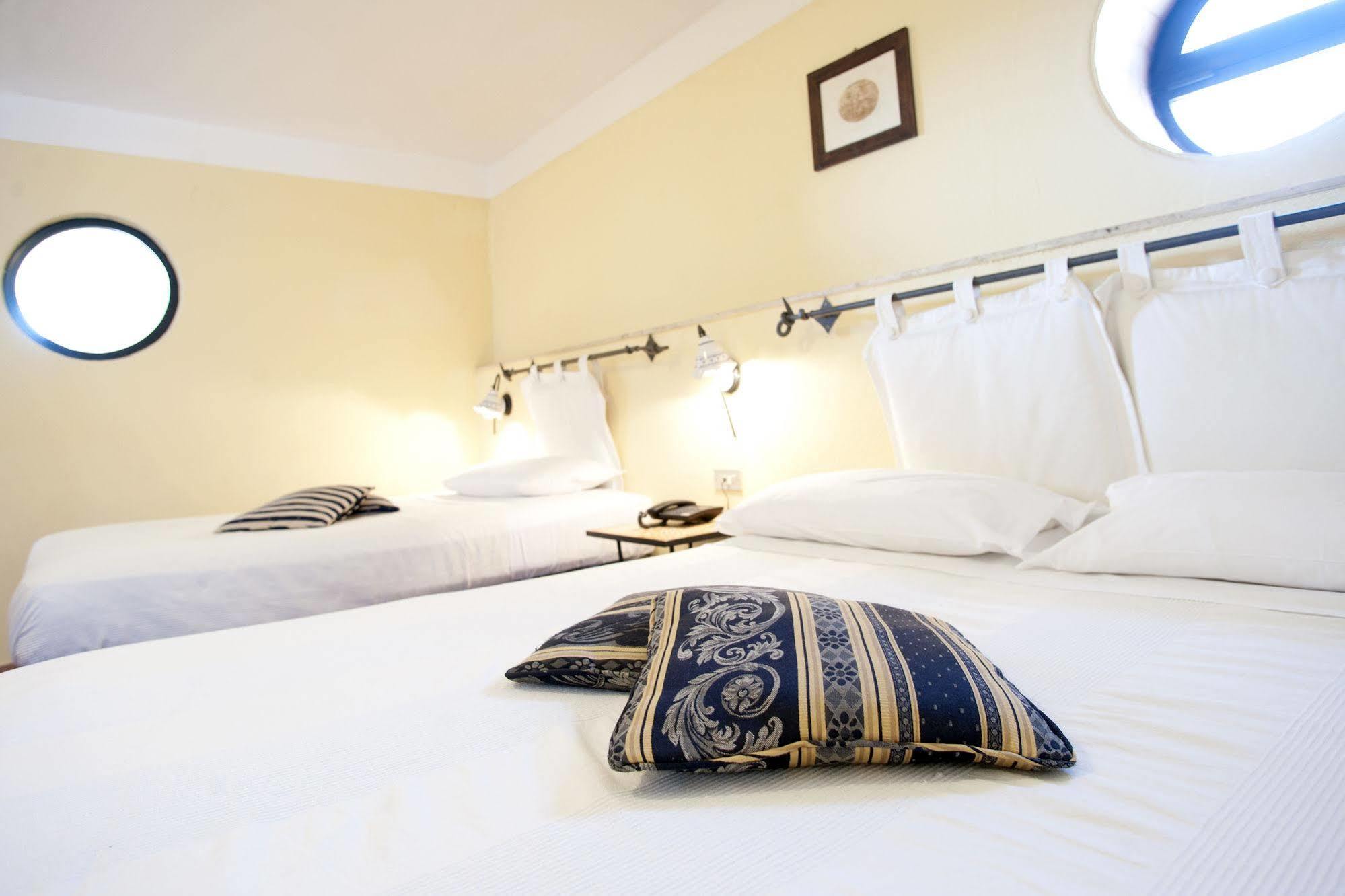 Hotel Villa Medici Napoli Esterno foto